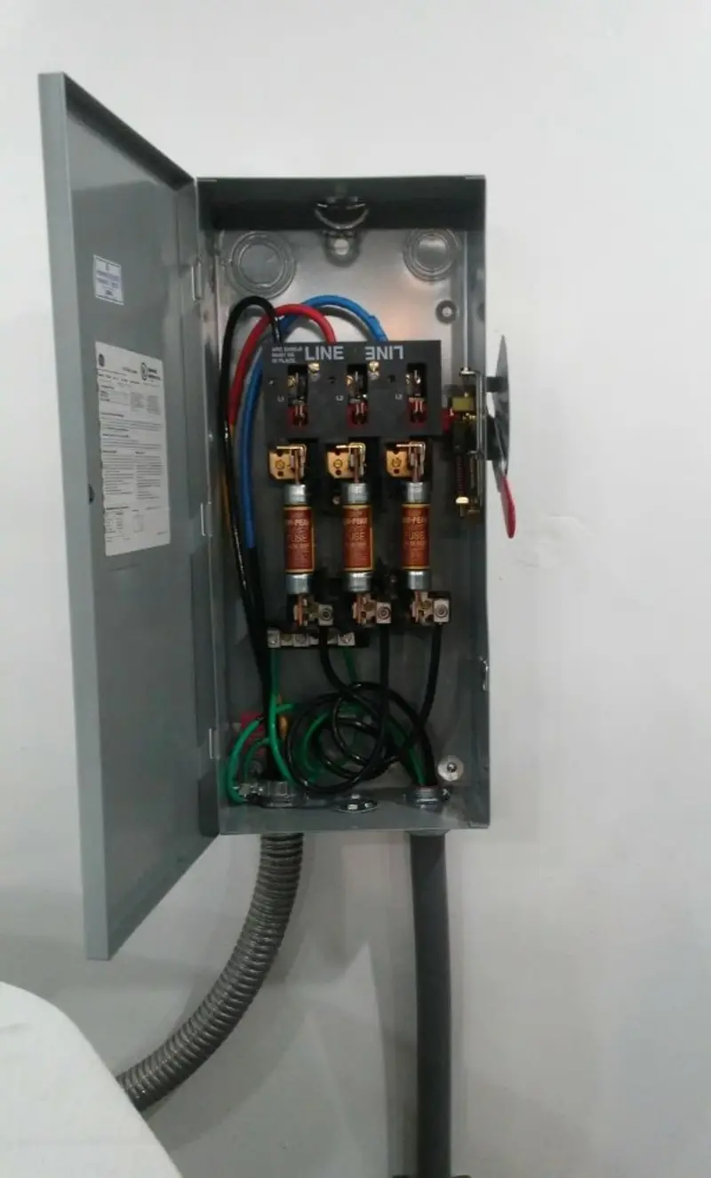 Three-phase disconnect switch installed for Electrical Wiring & Rewiring in Kelso